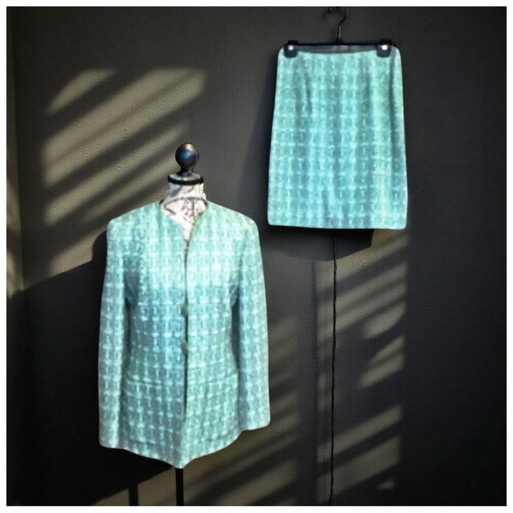 Carlisle Two-Piece Textured Suit – Mint Green Jacket & Skirt | Classic Luxury